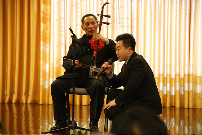 芝麻花餐饮张世地二胡演奏